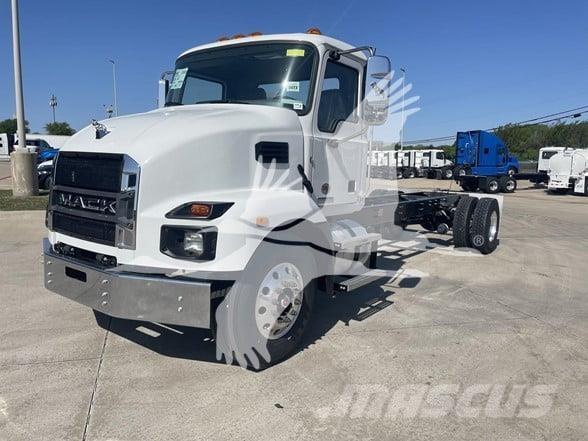 Mack MD6 Vlačilci