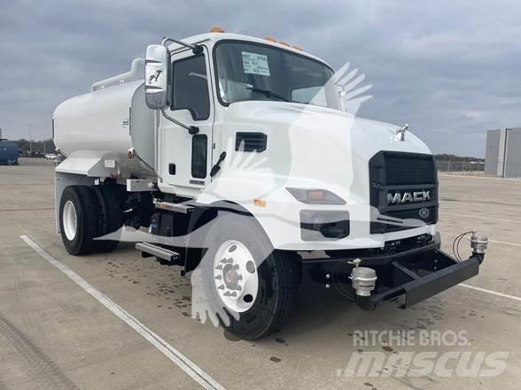 Mack MD7 Tovornjaki cisterne
