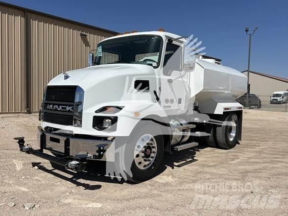 Mack MD7 Tovornjaki cisterne