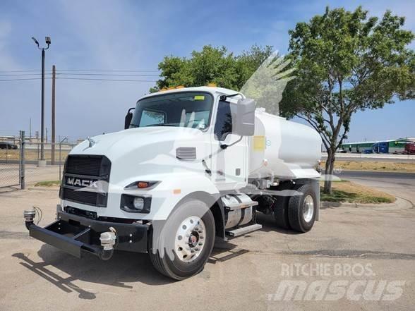 Mack MD7 Tovornjaki cisterne