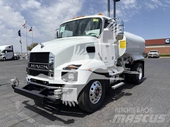 Mack MD7 Tovornjaki cisterne