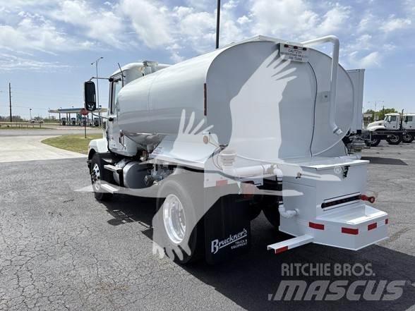 Mack MD7 Tovornjaki cisterne