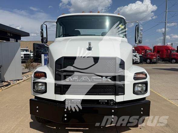 Mack MD7 Tovornjaki-šasije
