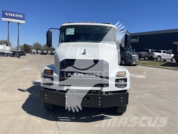 Mack MD7 Kiper tovornjaki