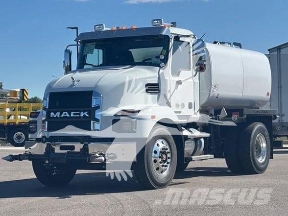 Mack MD7 Tovornjaki cisterne