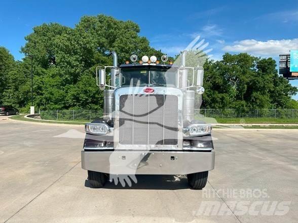 Peterbilt 388 Vlačilci