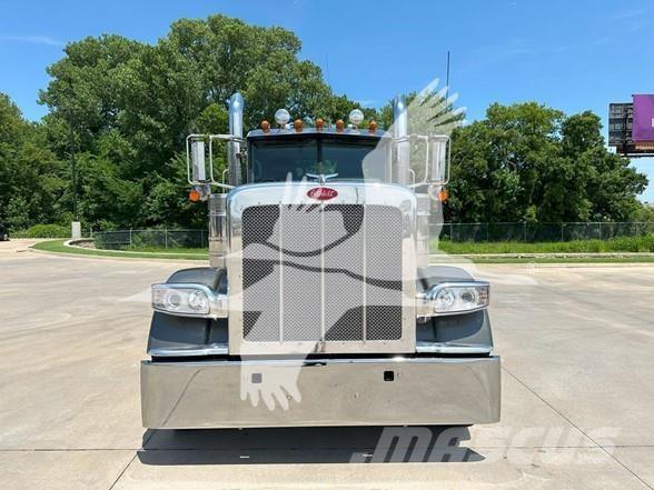 Peterbilt 389 Vlačilci