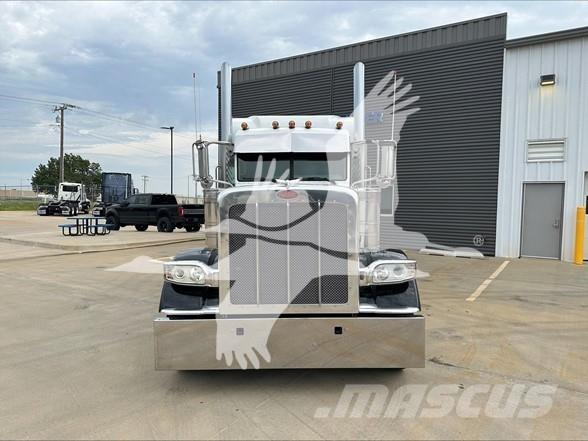 Peterbilt 389 Vlačilci