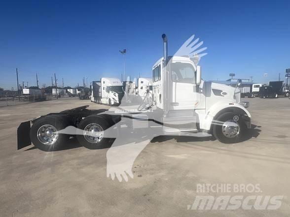 Peterbilt 567 Vlačilci