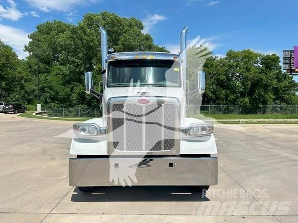 Peterbilt 567 Vlačilci