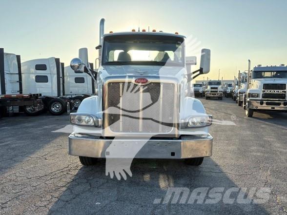 Peterbilt 567 Vlačilci