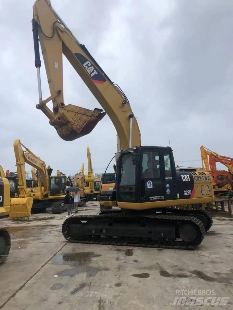 CAT 323 D Bagri goseničarji