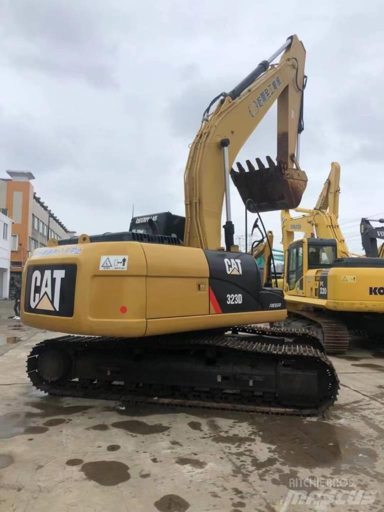 CAT 323 D Bagri goseničarji