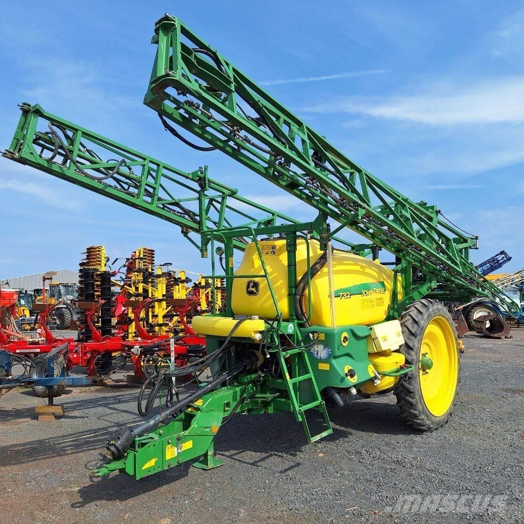John Deere 732 Vlečne škropilnice