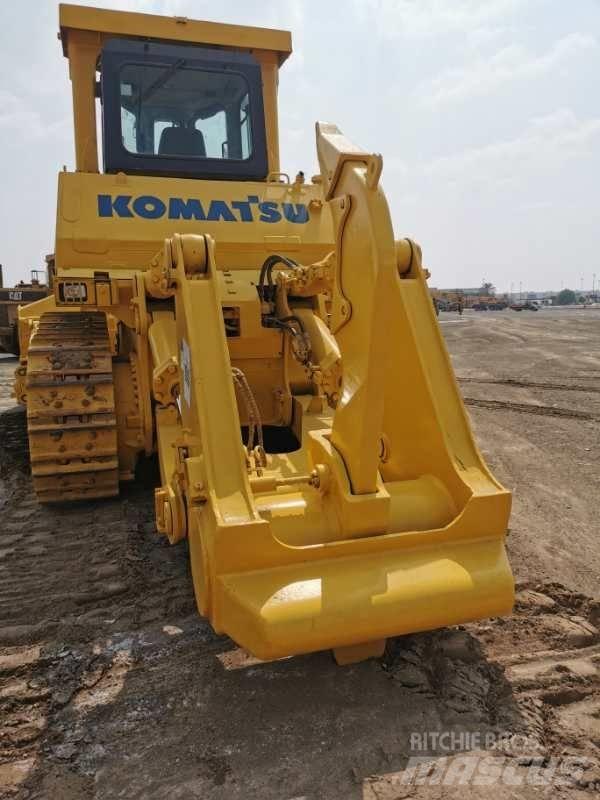 Komatsu d375a Buldožerji goseničarji