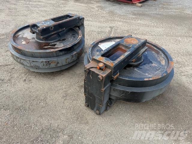 CAT 6020 NEW IDLER Gosenice
