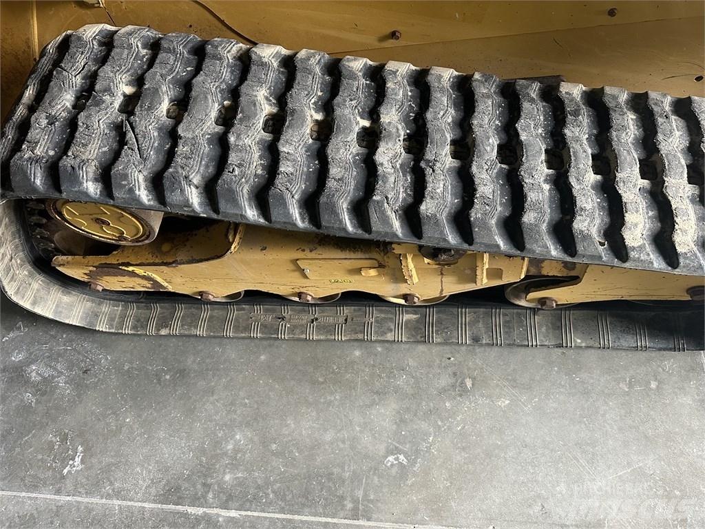CAT 259D3 Skid steer mini nakladalci
