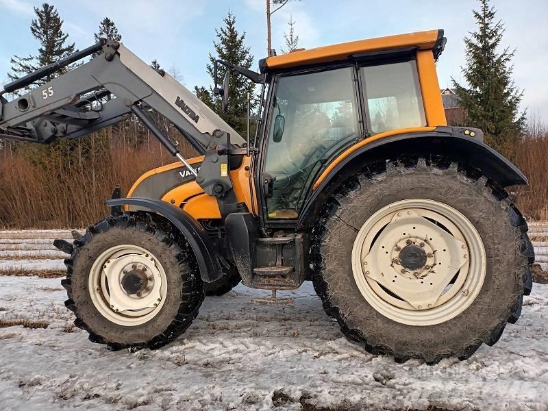 Valtra N 141 Hitech Traktorji