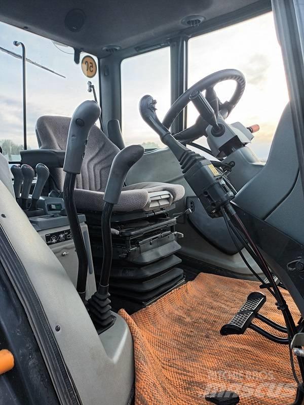 Valtra N 141 Hitech Traktorji