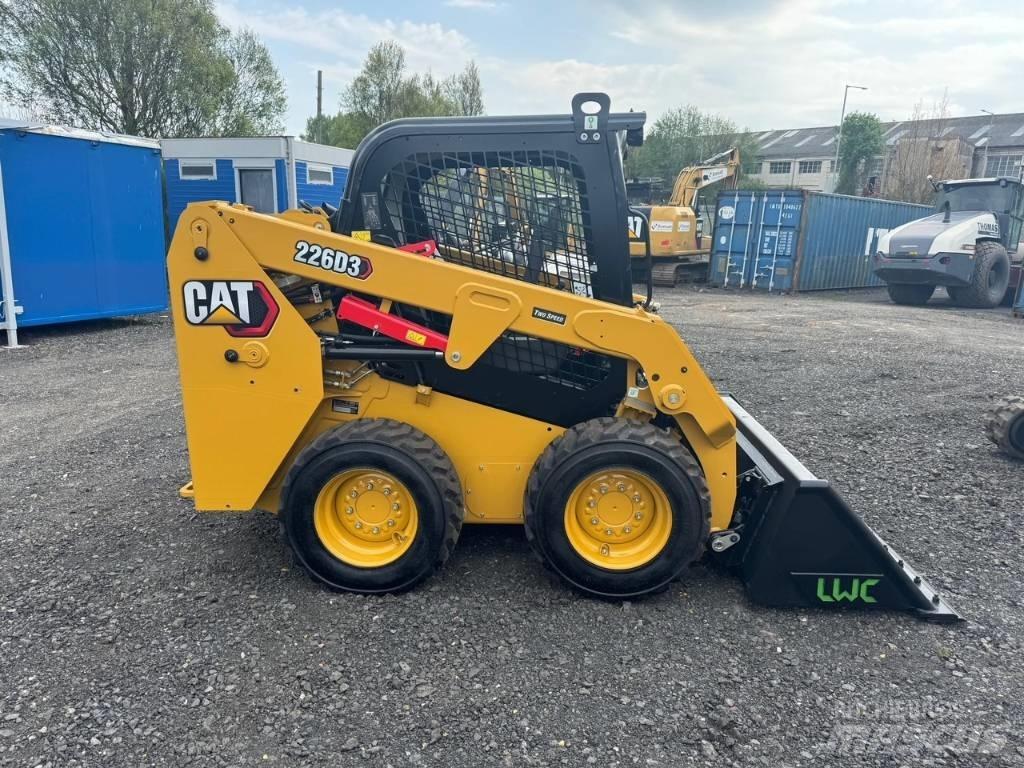 CAT 226D3 Skid steer mini nakladalci