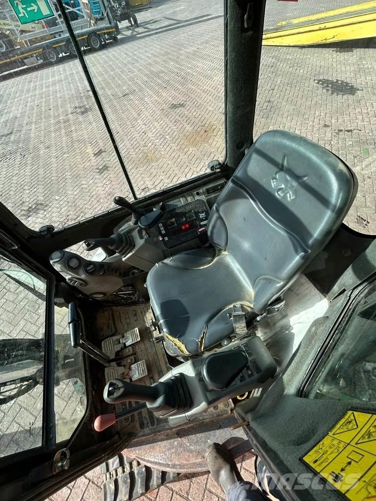 Bobcat E26 Mini bagri <7t