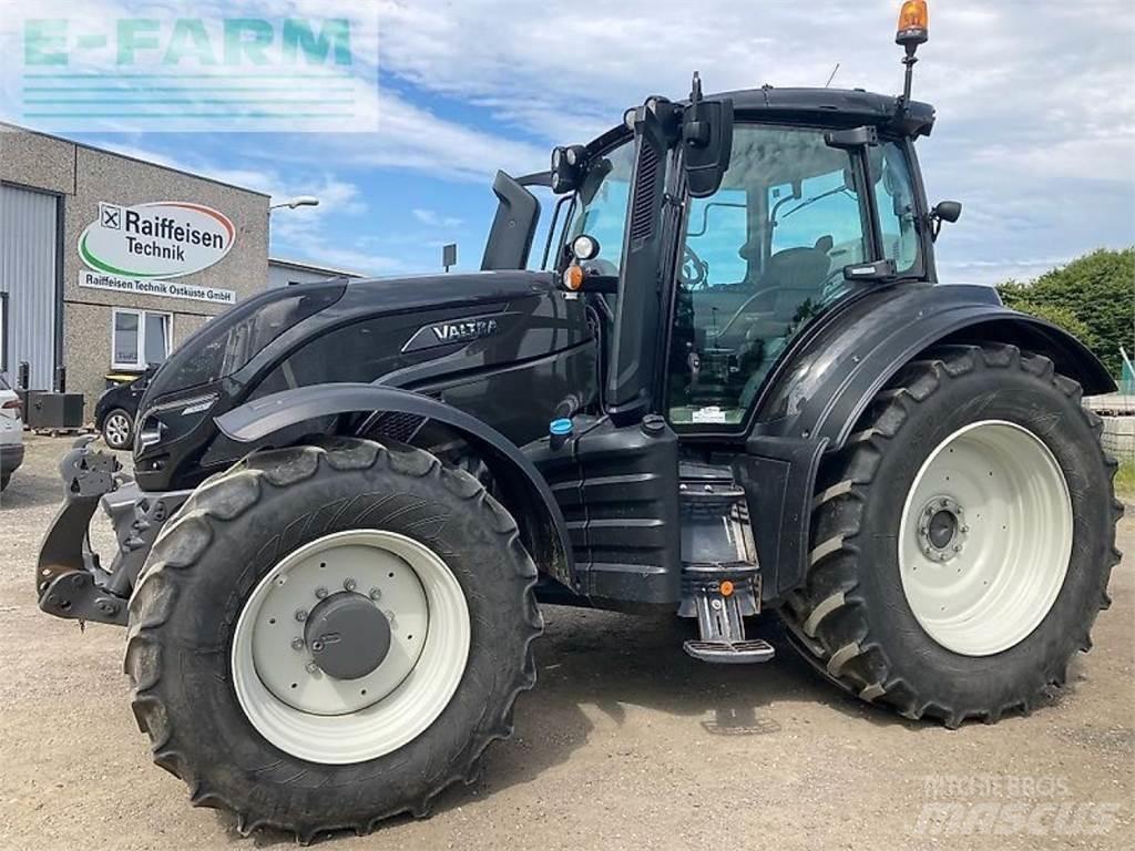 Valtra t254a mr19 Traktorji