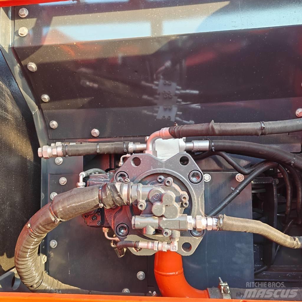 Doosan DX225LC-9C Bagri goseničarji