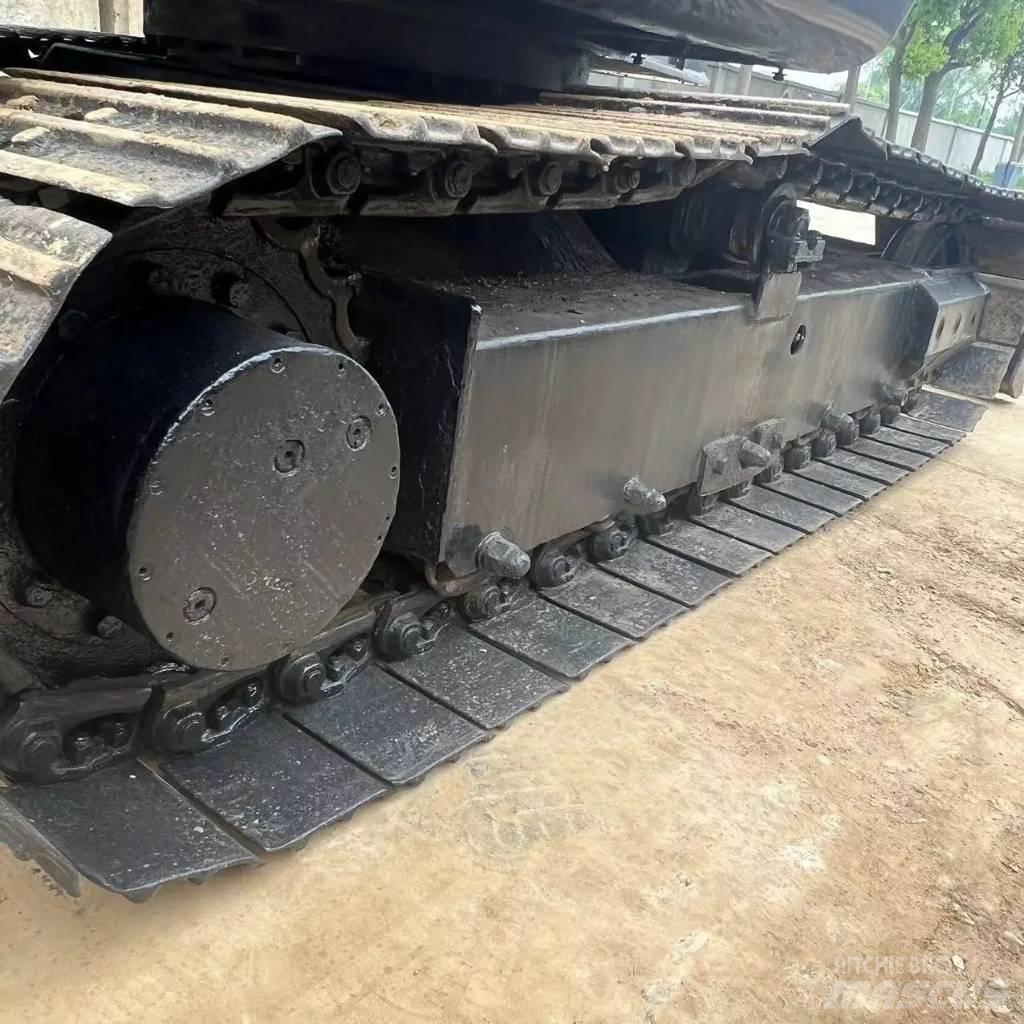 Doosan DX60 Bagri goseničarji