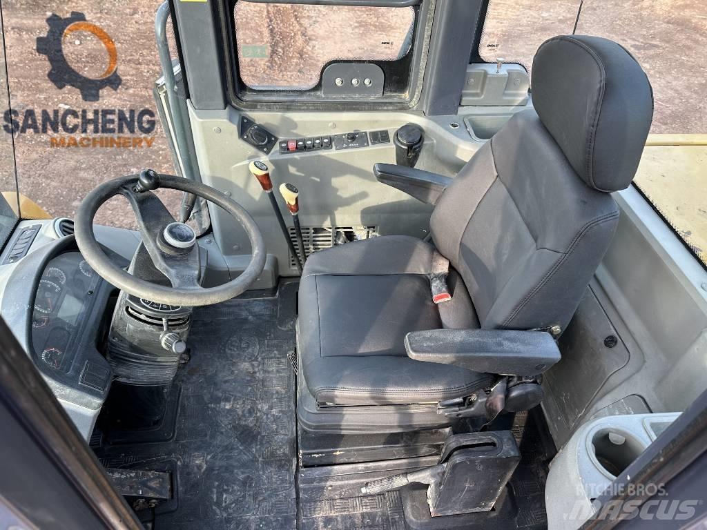 XCMG LW500F Kolesni nakladalci