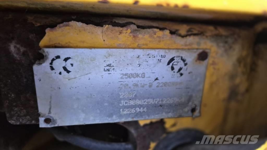 JCB 8025 Mini bagri <7t