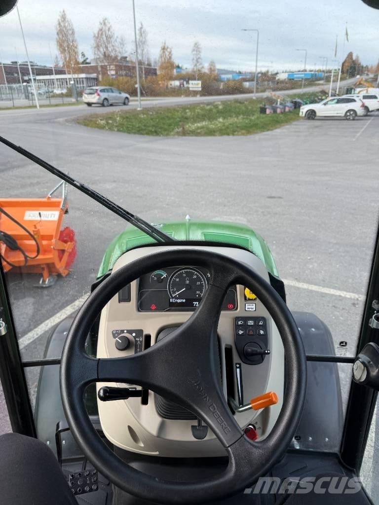 John Deere 3046 R Manjši traktorji