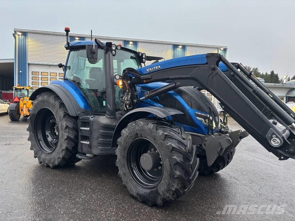 Valtra T 235 Direct Traktorji