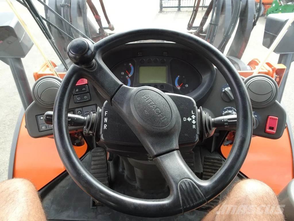 Hitachi ZW150 Kolesni nakladalci