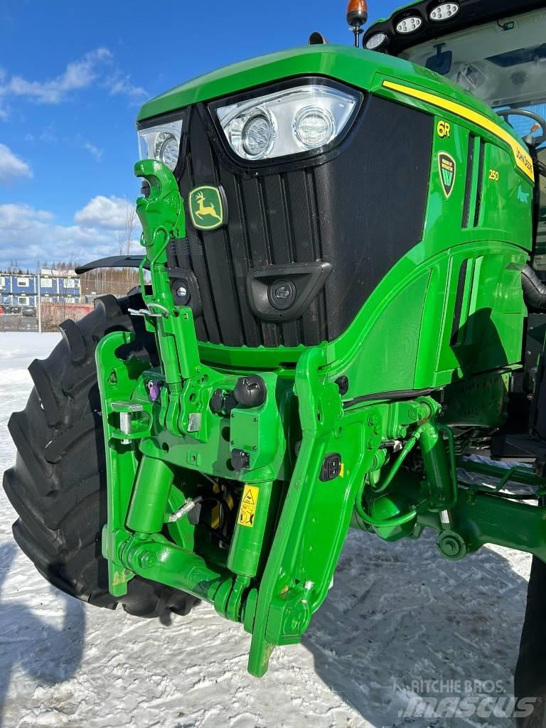 John Deere 6R 250 Traktorji