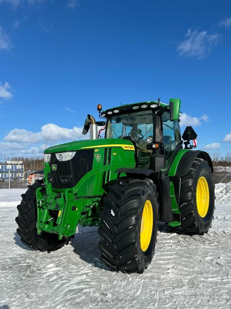 John Deere 6R 250 Traktorji