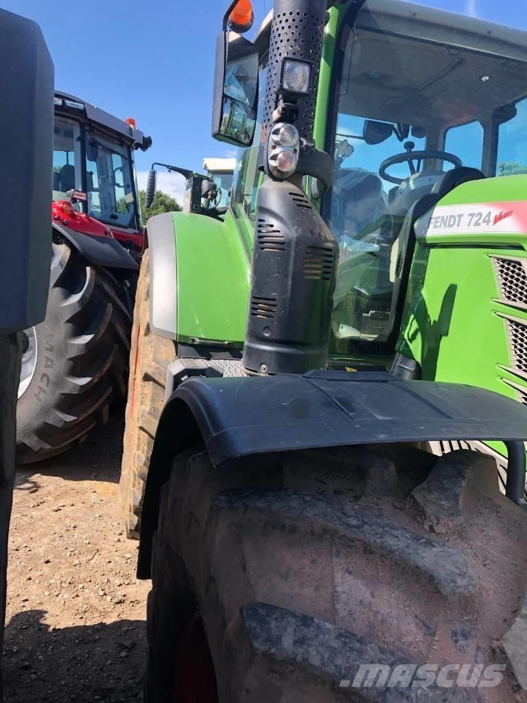 Fendt 724 Vario S4 Traktorji