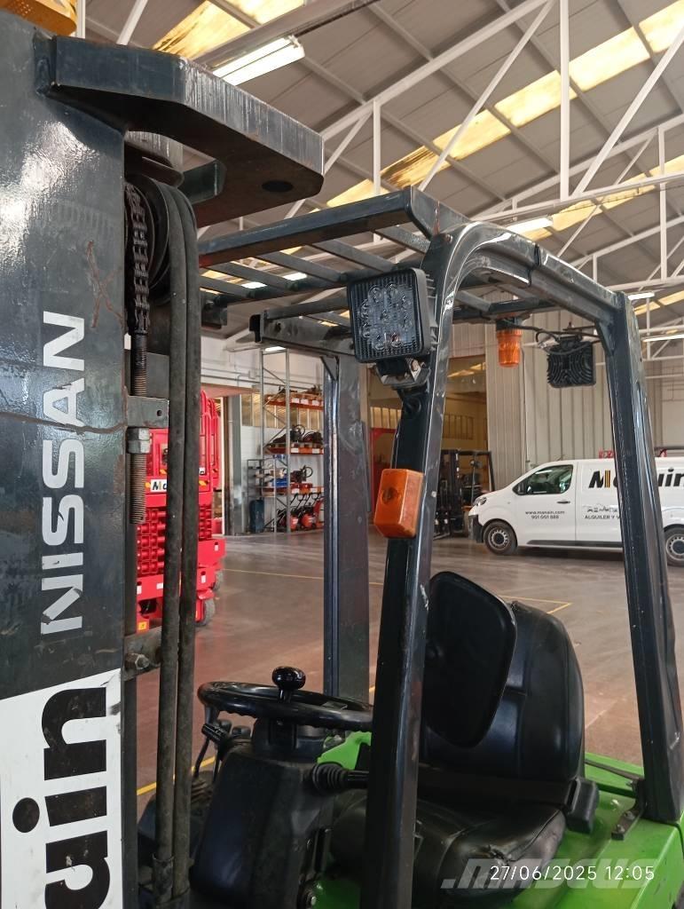 Nissan 1N1L180Q Dizelski viličarji