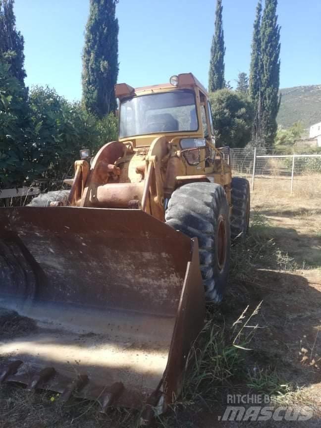 CAT 950C Kolesni nakladalci