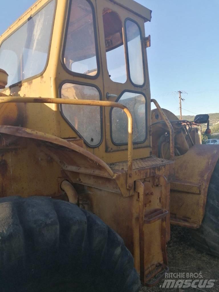 CAT 950C Kolesni nakladalci