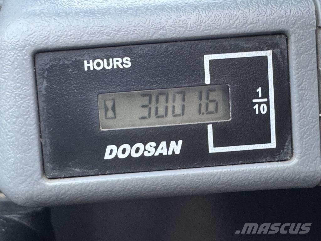 Doosan DX 63-3 Bagri goseničarji