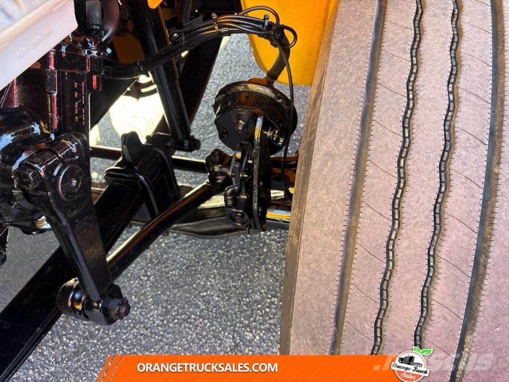 Freightliner M2 Tovornjaki zabojniki