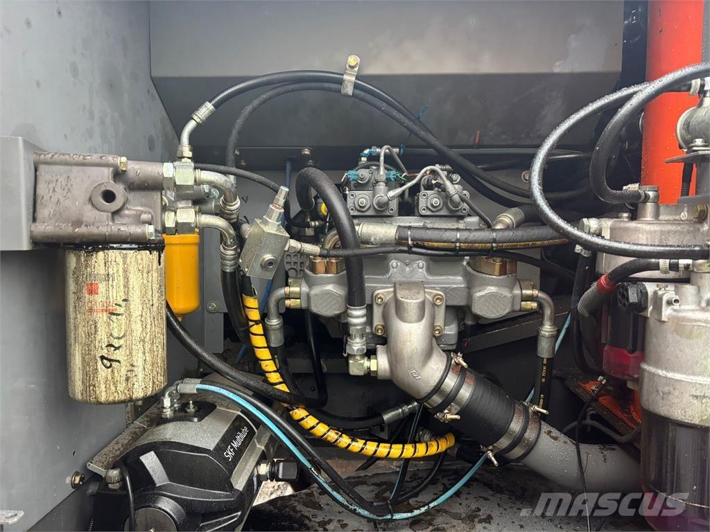 Hitachi ZX250LC-3 Bagri goseničarji