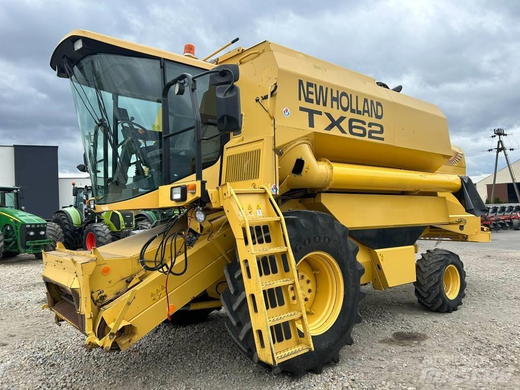 New Holland TX 62 Kombajni