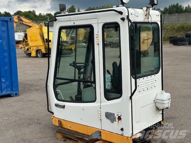 Liebherr A 924 B CAB Kabine in notranjost