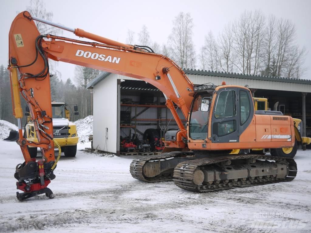 Doosan DX 225 LC Bagri goseničarji