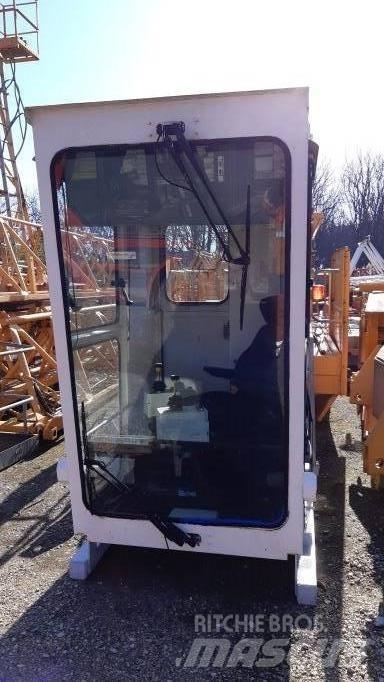 Potain MD 235 J12 Stolpni žerjavi