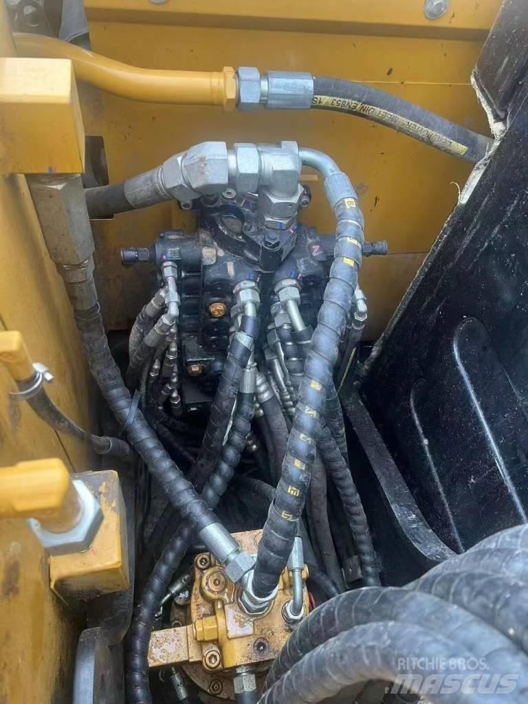 Sany SY 75 C pro Bagri goseničarji