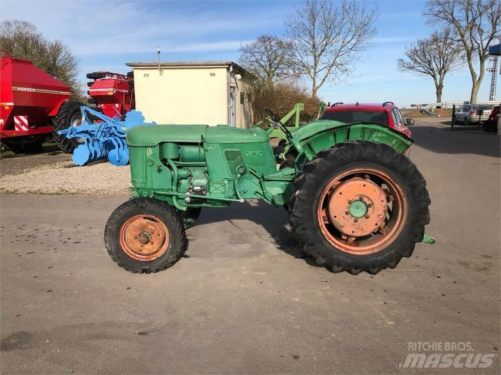 Deutz-Fahr D25 S Traktorji