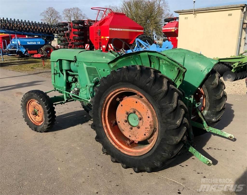Deutz-Fahr D25 S Traktorji