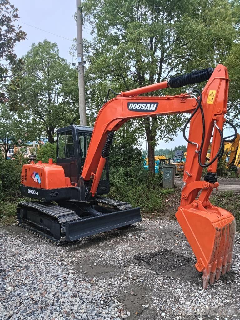 Doosan DH 55 Mini bagri <7t